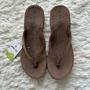 Oncai Womens Flip Flops Brown New In Box Size 11